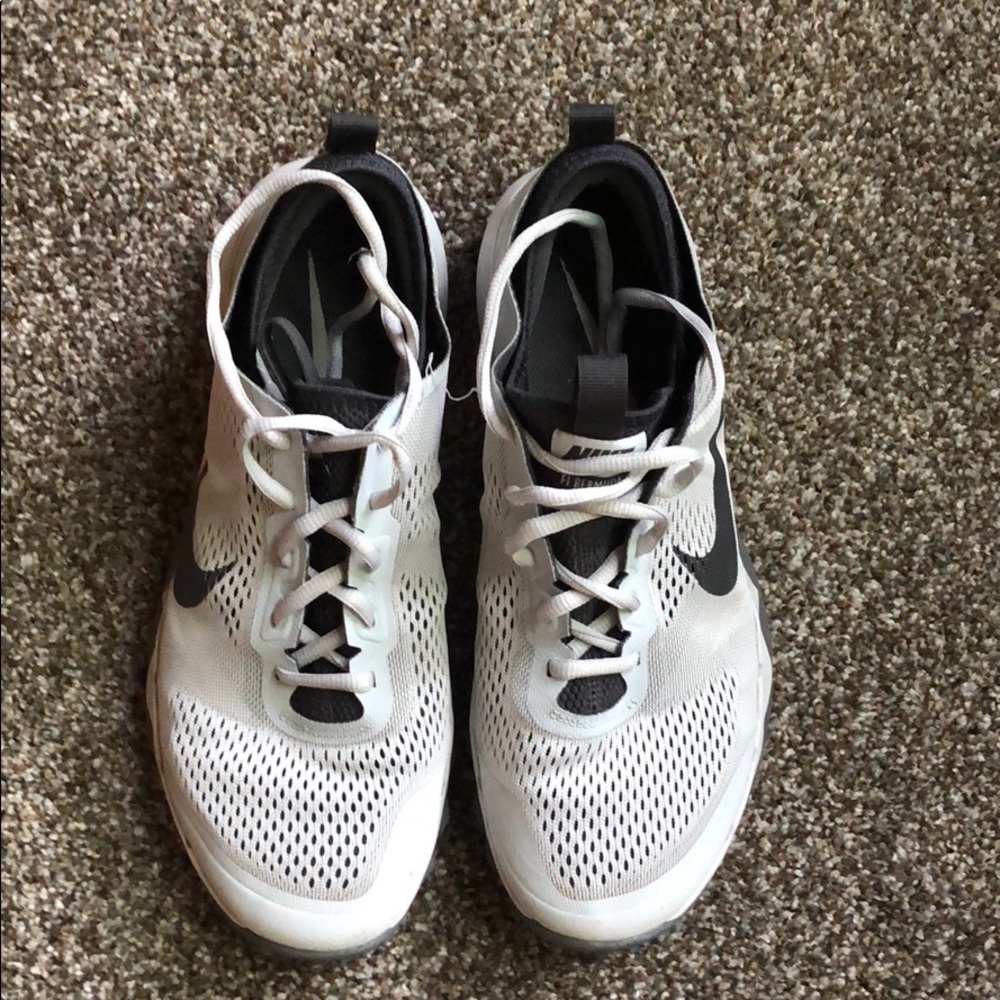 Mens golf shoes